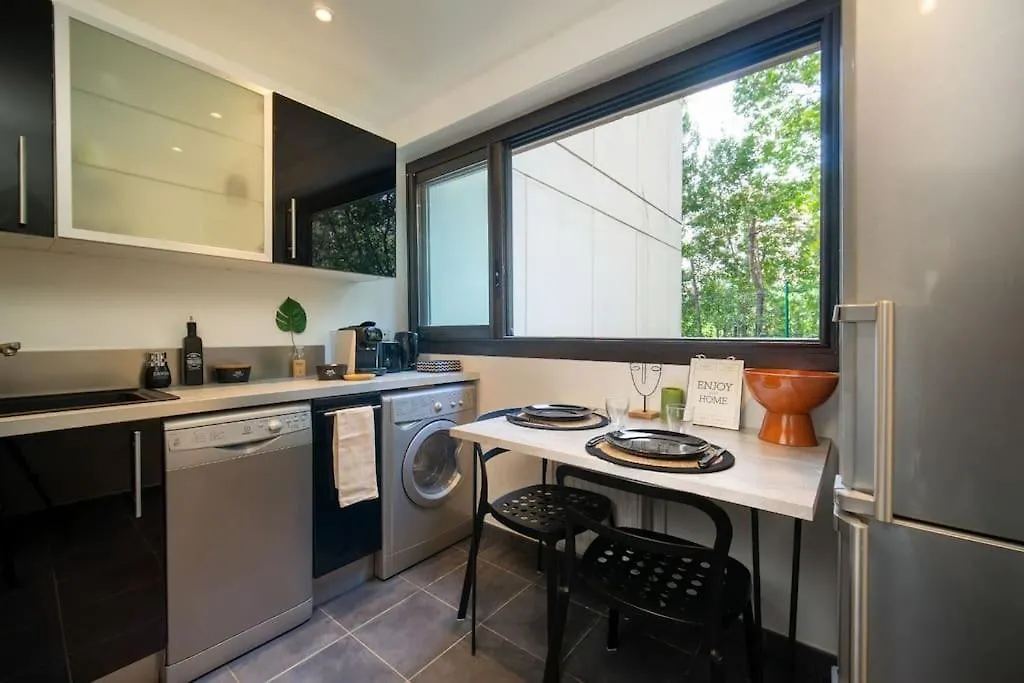 Air-Conditioned Apartment With Private Parking Marseille
